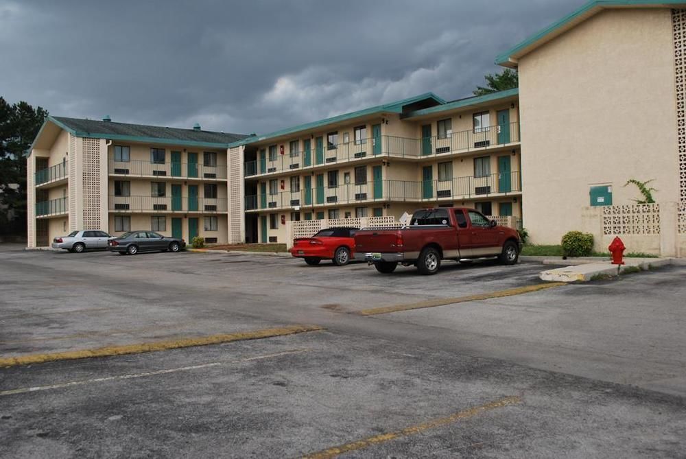 Bama Inn Huntsville Exterior photo